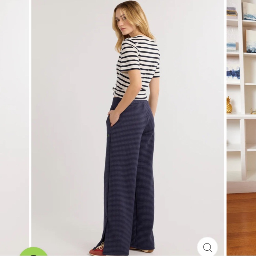Dudley Stephen’s Navy blue waffle knit Women's Wide-Leg pants